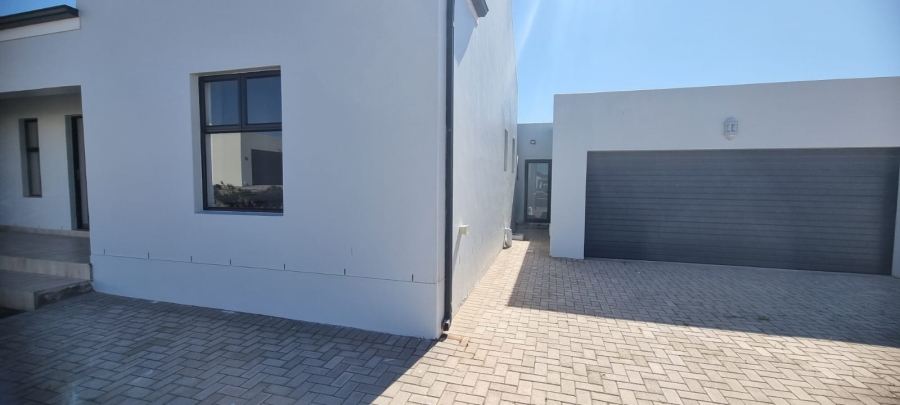 3 Bedroom Property for Sale in Laguna Hills Western Cape